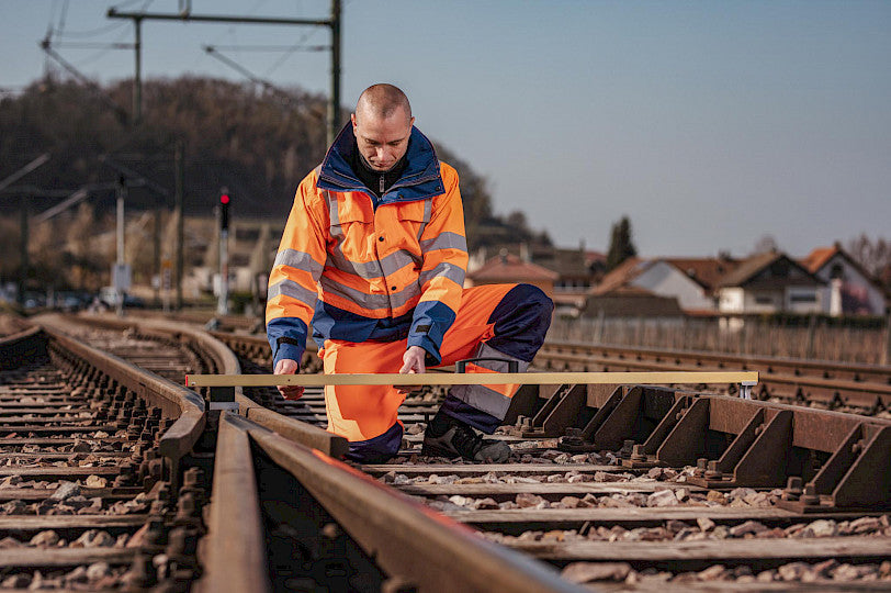 Digitales Weichenspur- und Überhöhungsmessgerät